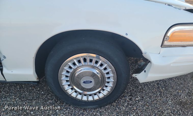 image for item KU9021 2001 Ford Crown Victoria Police Interceptor