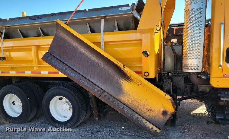 image for item KU9031 2010 International  Work Star 7600 SFA dump truck