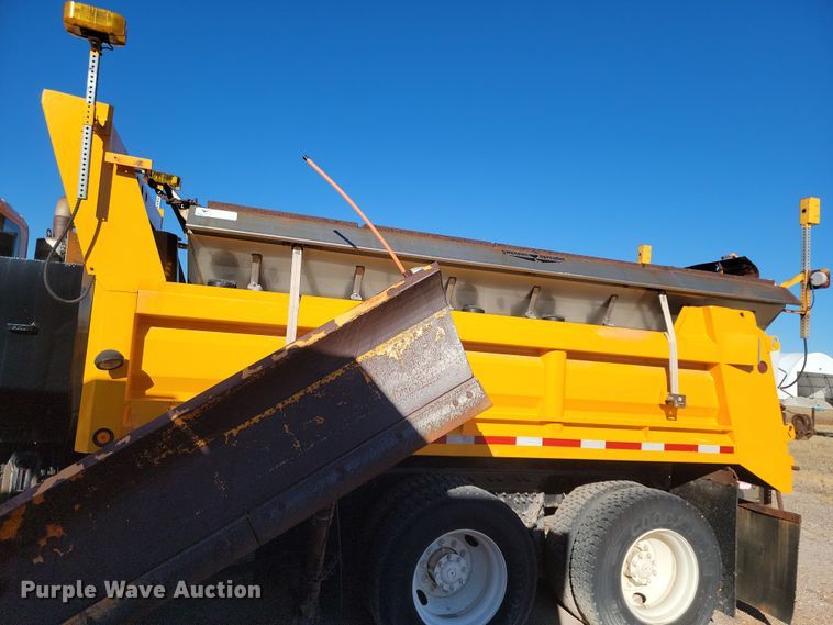 image for item KU9031 2010 International  Work Star 7600 SFA dump truck