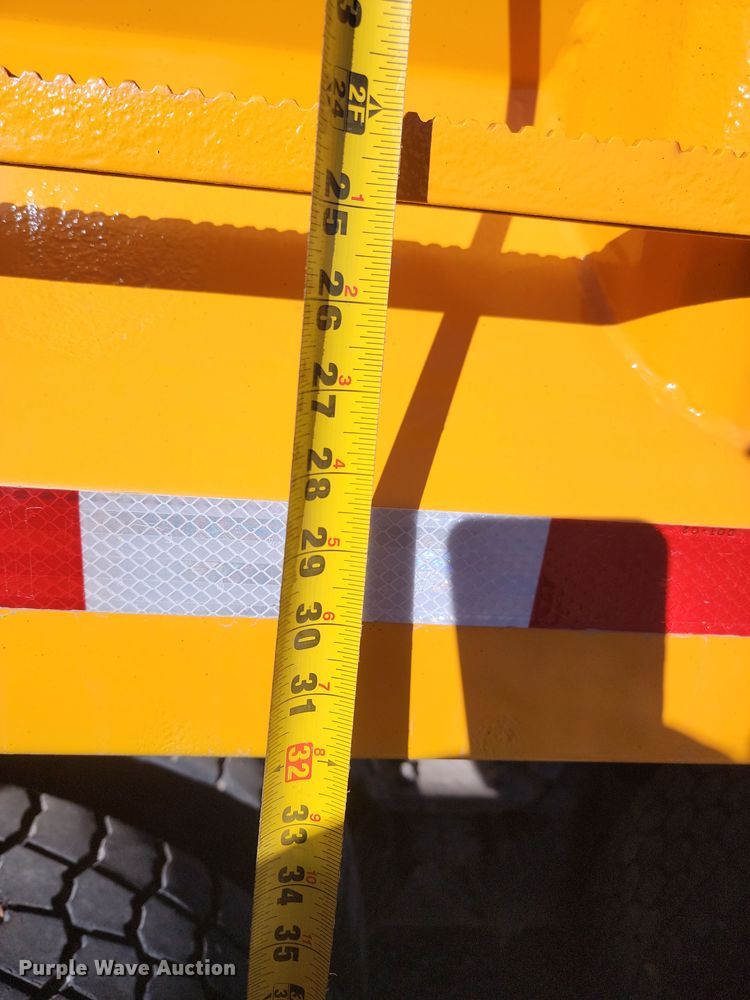 image for item KU9031 2010 International  Work Star 7600 SFA dump truck