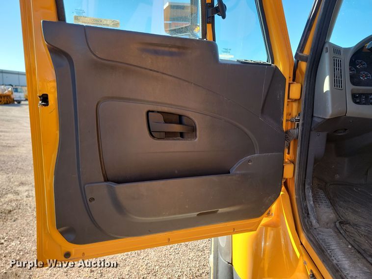 image for item KU9031 2010 International  Work Star 7600 SFA dump truck