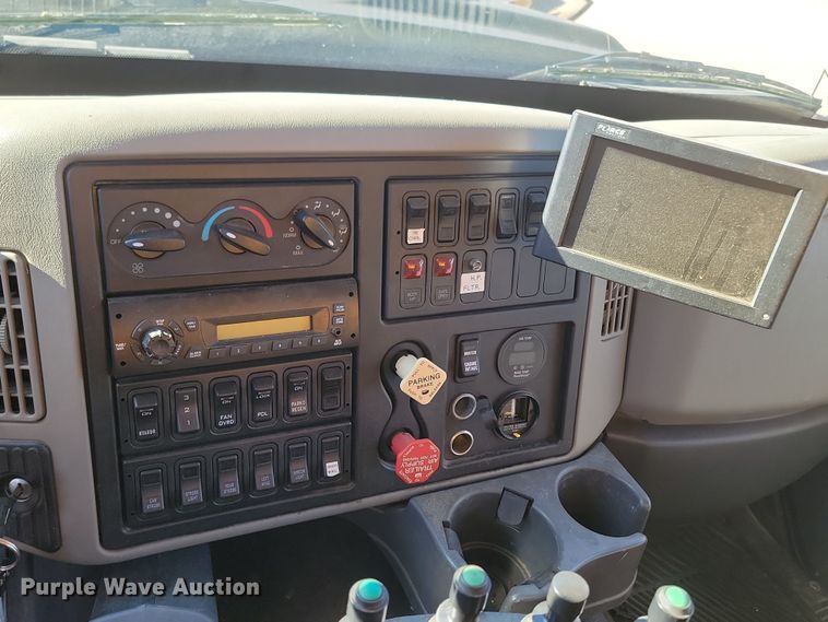 image for item KU9031 2010 International  Work Star 7600 SFA dump truck