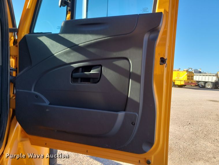 image for item KU9031 2010 International  Work Star 7600 SFA dump truck