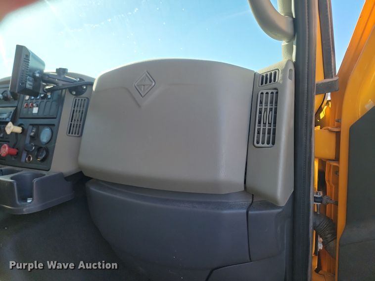 image for item KU9031 2010 International  Work Star 7600 SFA dump truck