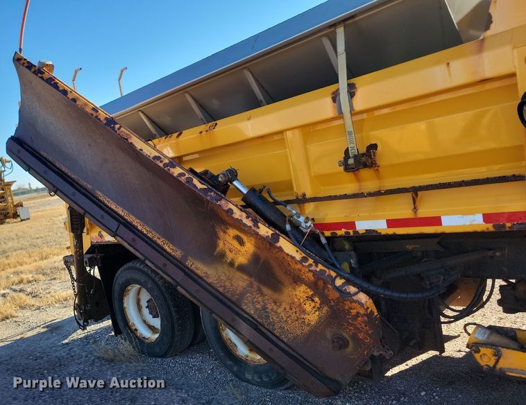 image for item KU9032 2011 International WorkStar 7600 SFA dump truck