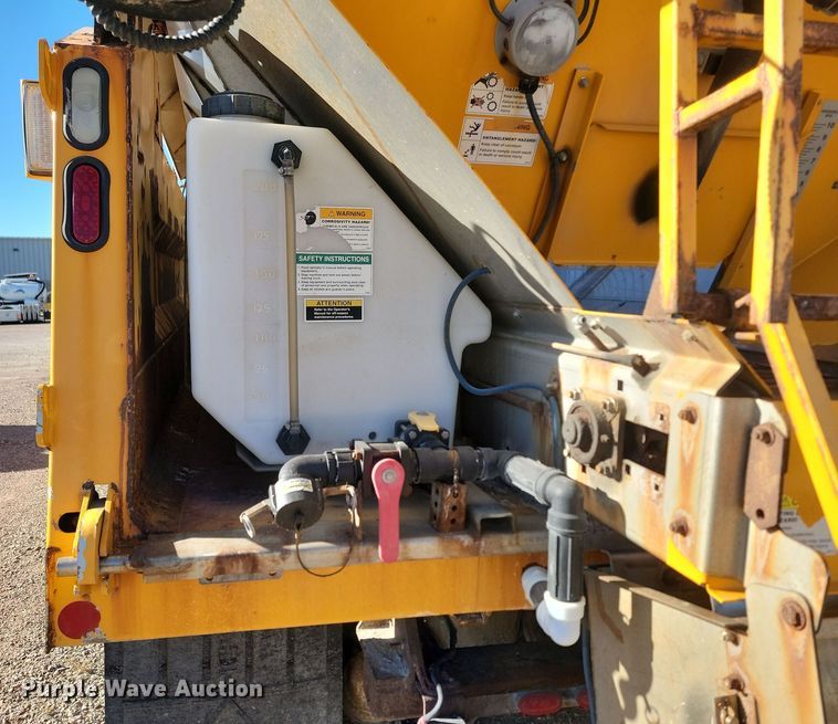 image for item KU9032 2011 International WorkStar 7600 SFA dump truck