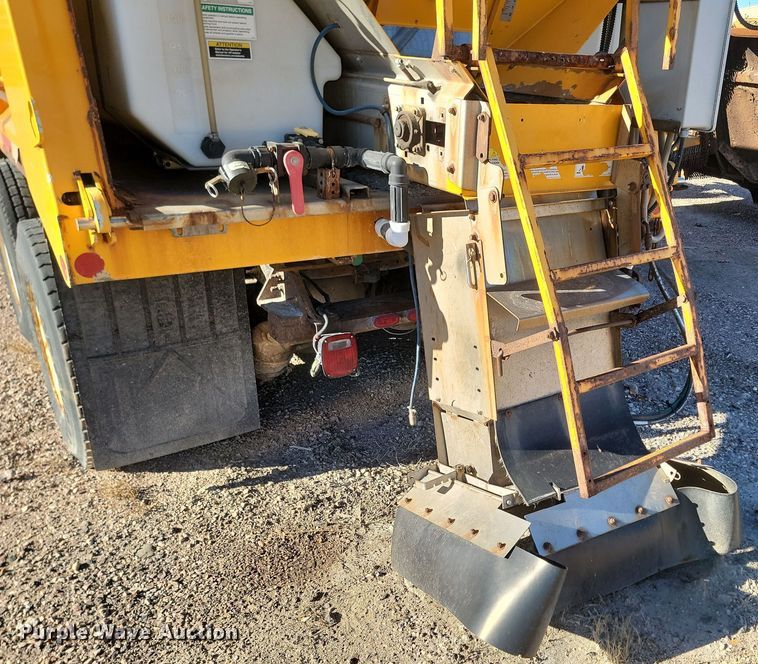 image for item KU9032 2011 International WorkStar 7600 SFA dump truck