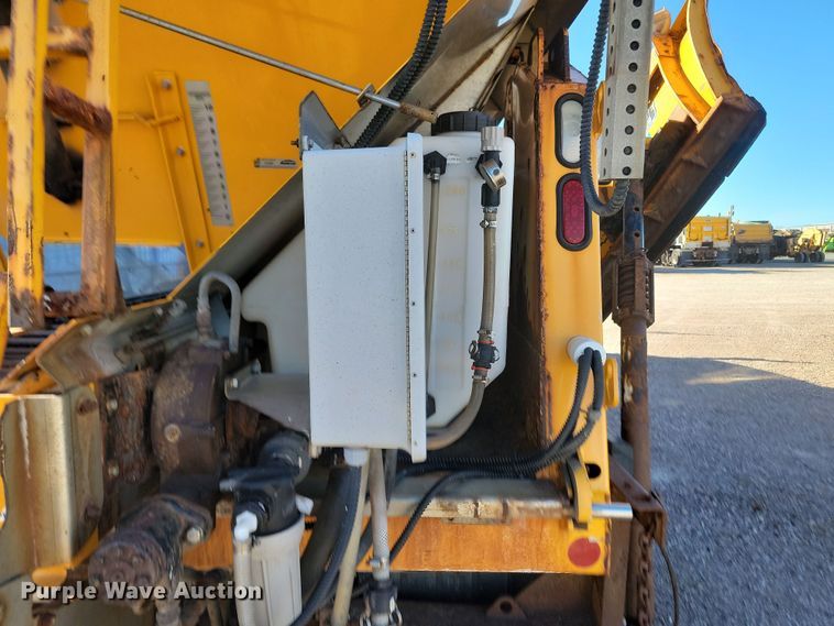 image for item KU9032 2011 International WorkStar 7600 SFA dump truck