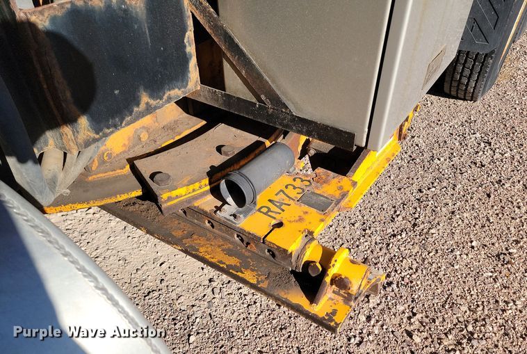 image for item KU9032 2011 International WorkStar 7600 SFA dump truck