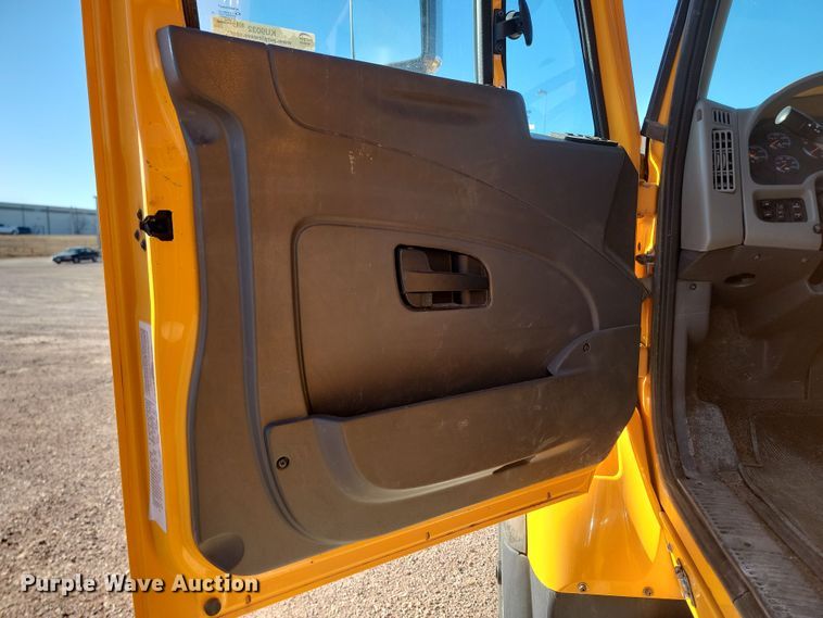 image for item KU9032 2011 International WorkStar 7600 SFA dump truck