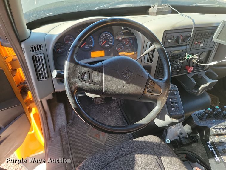 image for item KU9032 2011 International WorkStar 7600 SFA dump truck