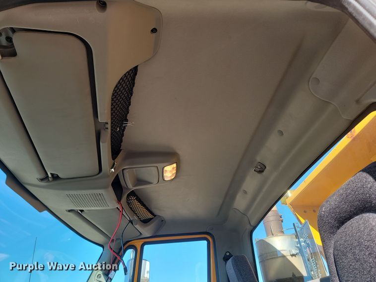 image for item KU9032 2011 International WorkStar 7600 SFA dump truck