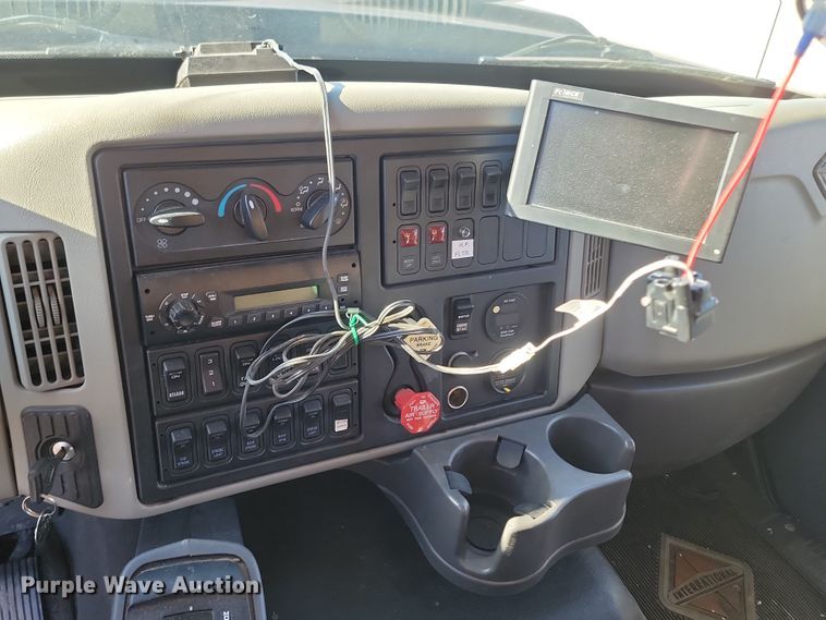 image for item KU9032 2011 International WorkStar 7600 SFA dump truck