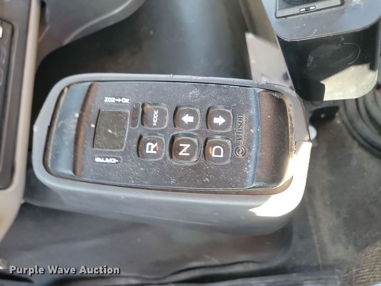 image for item KU9032 2011 International WorkStar 7600 SFA dump truck