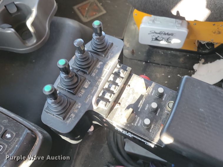 image for item KU9032 2011 International WorkStar 7600 SFA dump truck