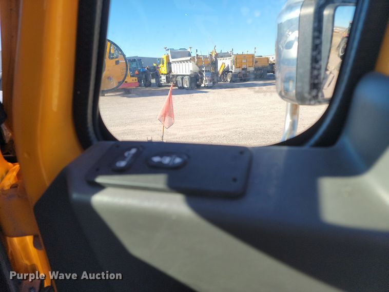 image for item KU9032 2011 International WorkStar 7600 SFA dump truck