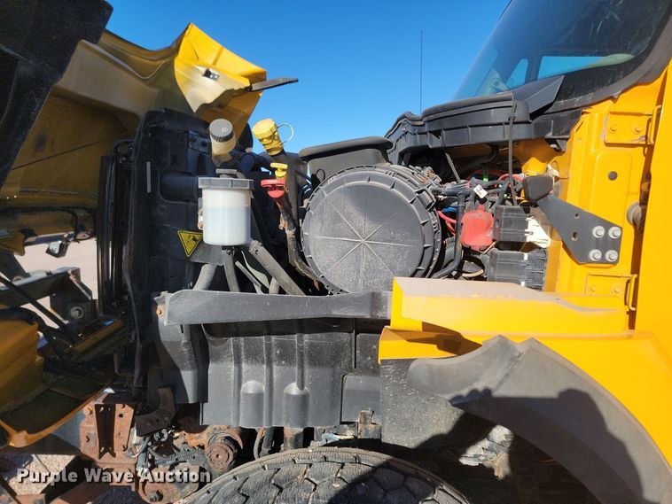 image for item KU9032 2011 International WorkStar 7600 SFA dump truck