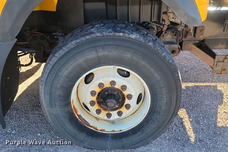 image for item KU9032 2011 International WorkStar 7600 SFA dump truck