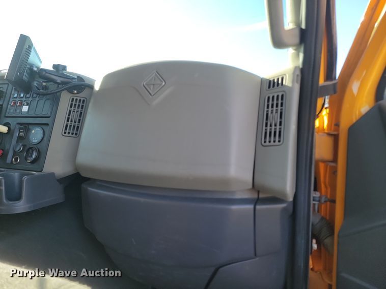 image for item KU9032 2011 International WorkStar 7600 SFA dump truck