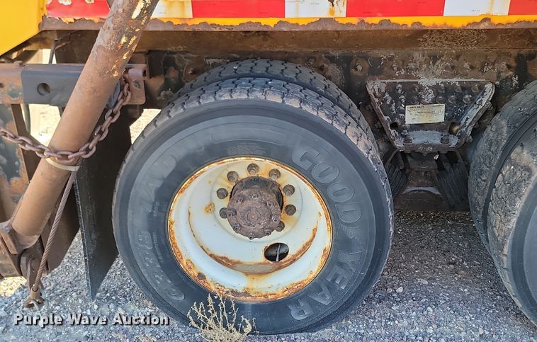 image for item KU9032 2011 International WorkStar 7600 SFA dump truck