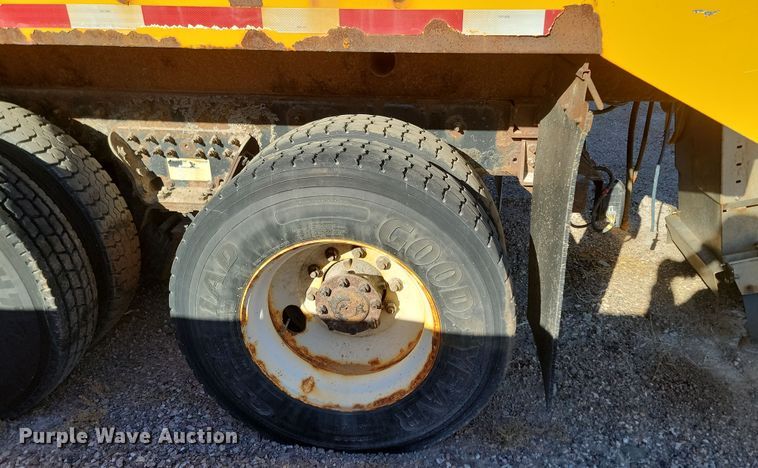 image for item KU9032 2011 International WorkStar 7600 SFA dump truck