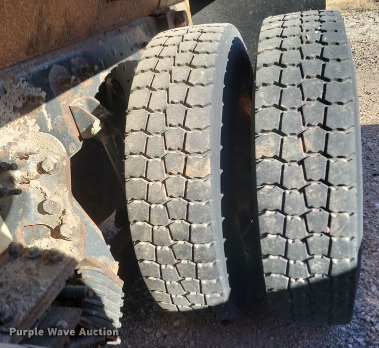 image for item KU9032 2011 International WorkStar 7600 SFA dump truck