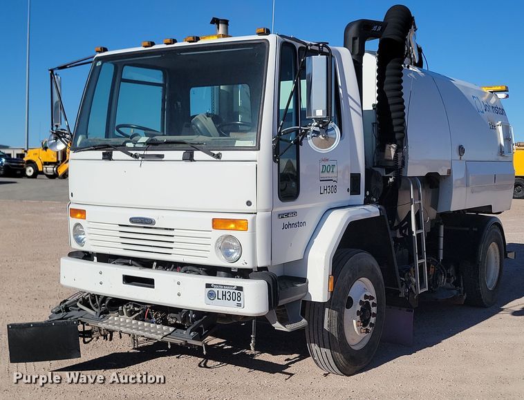 image for item KU9033 2006 Freightliner  Johnson FC-80 street sweeper truck