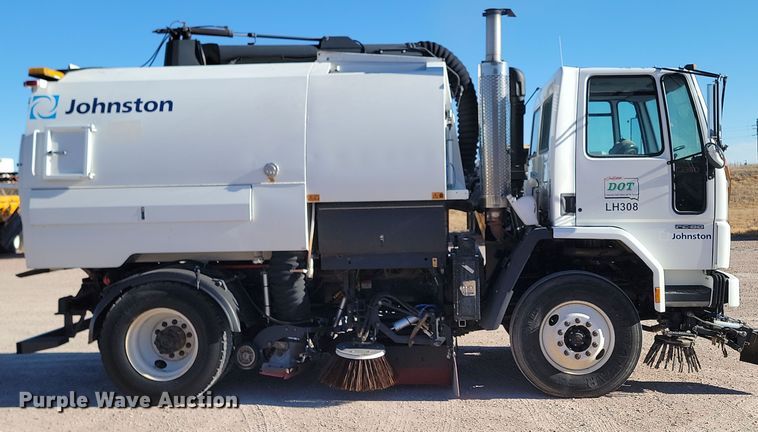 image for item KU9033 2006 Freightliner  Johnson FC-80 street sweeper truck