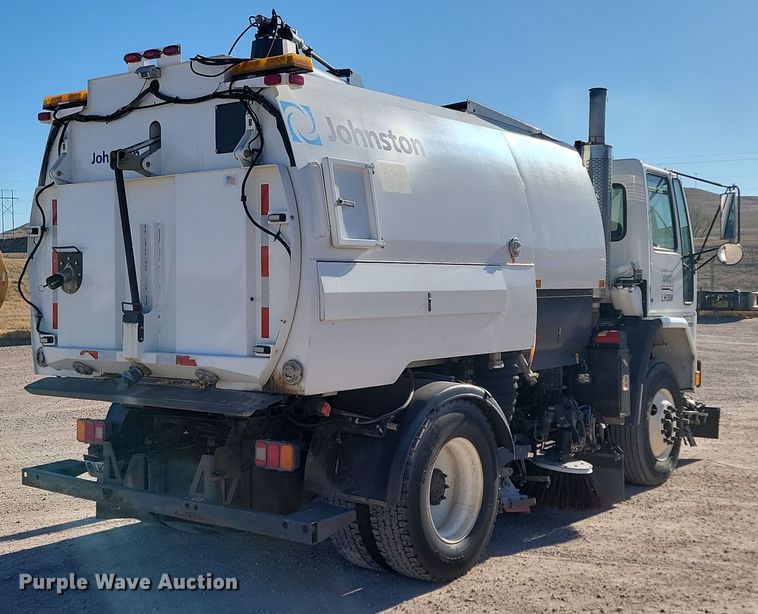 image for item KU9033 2006 Freightliner  Johnson FC-80 street sweeper truck