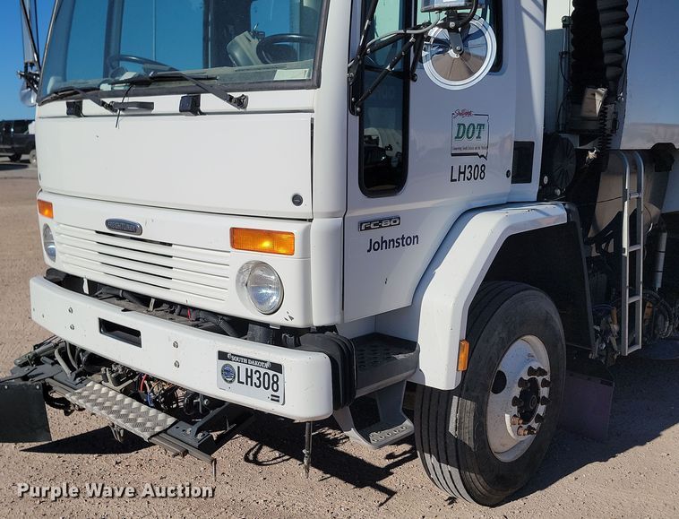 image for item KU9033 2006 Freightliner  Johnson FC-80 street sweeper truck