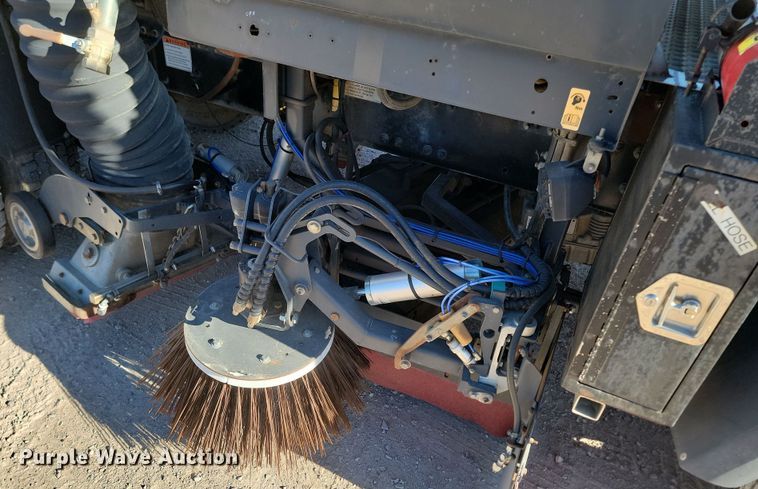 image for item KU9033 2006 Freightliner  Johnson FC-80 street sweeper truck