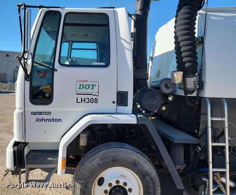 image for item KU9033 2006 Freightliner  Johnson FC-80 street sweeper truck