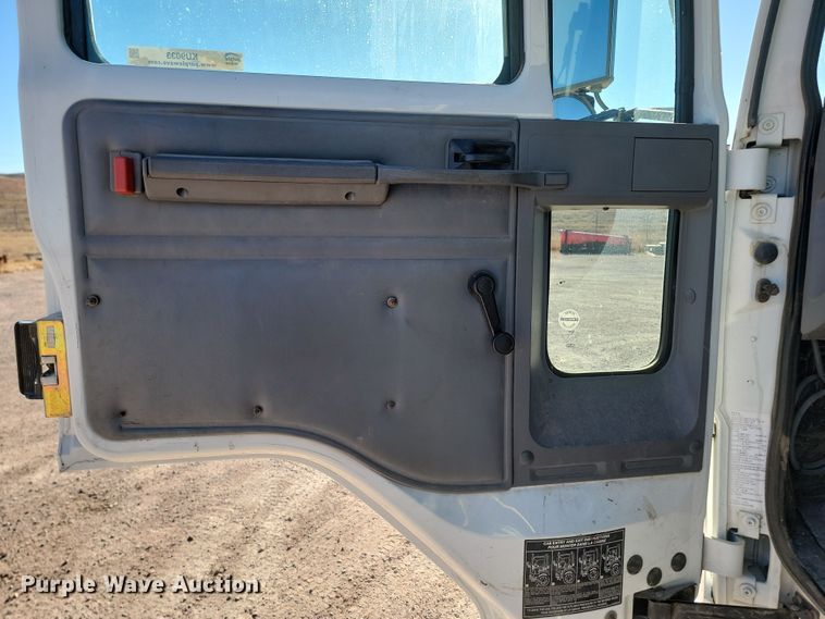 image for item KU9033 2006 Freightliner  Johnson FC-80 street sweeper truck