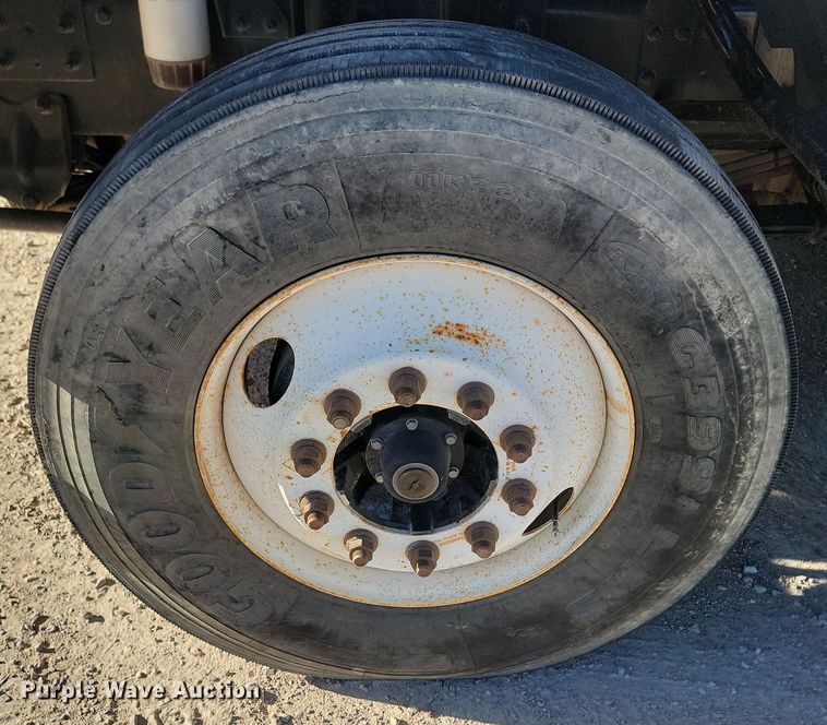 image for item KU9033 2006 Freightliner  Johnson FC-80 street sweeper truck