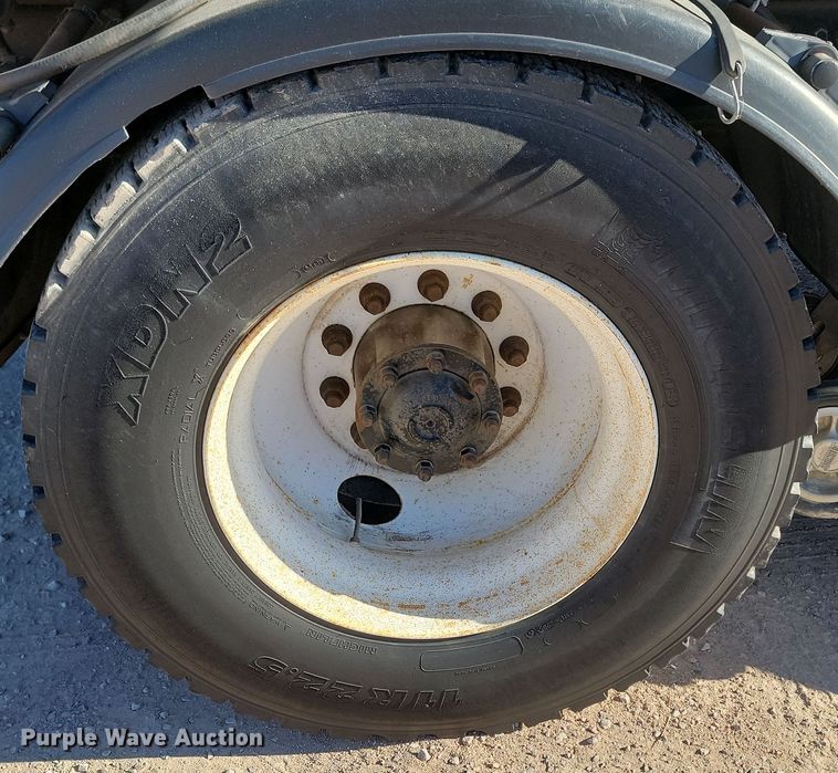 image for item KU9033 2006 Freightliner  Johnson FC-80 street sweeper truck