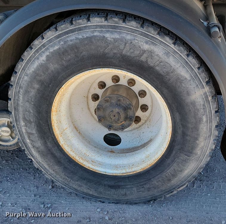 image for item KU9033 2006 Freightliner  Johnson FC-80 street sweeper truck