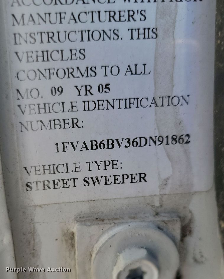 image for item KU9033 2006 Freightliner  Johnson FC-80 street sweeper truck