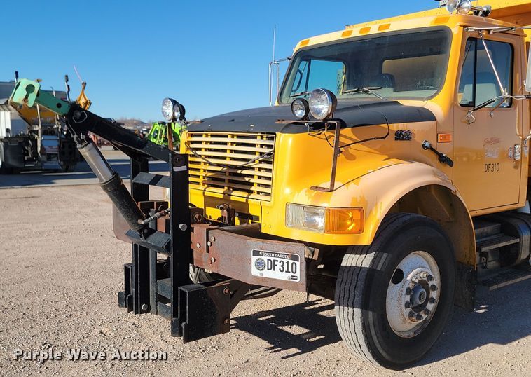 image for item KU9035 1995 International  4700 dump truck