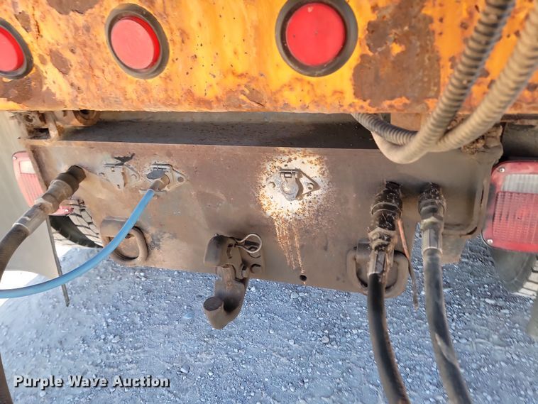 image for item KU9035 1995 International  4700 dump truck