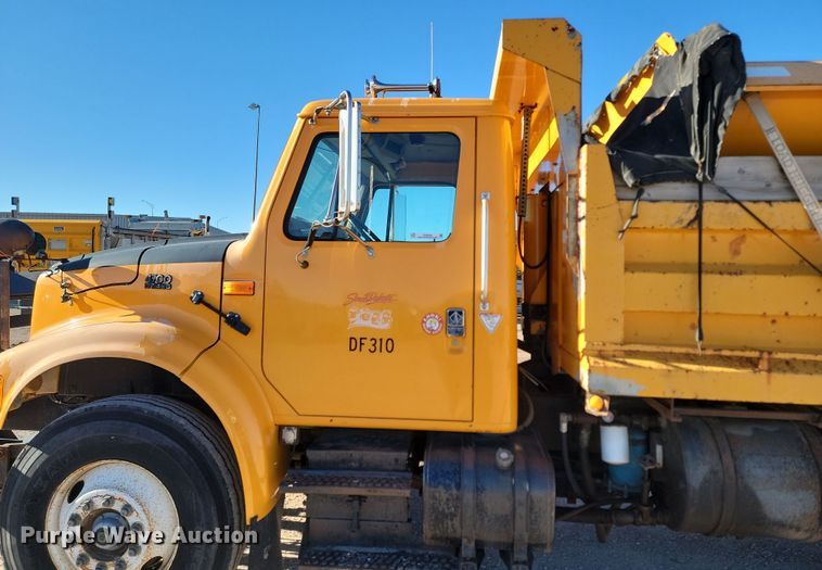 image for item KU9035 1995 International  4700 dump truck