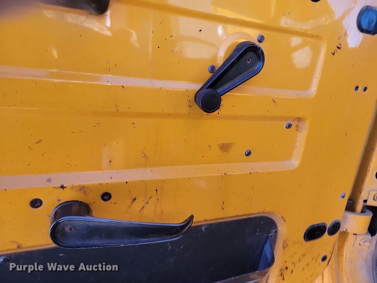 image for item KU9035 1995 International  4700 dump truck