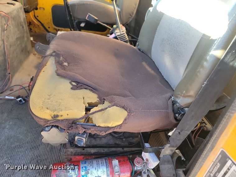 image for item KU9035 1995 International  4700 dump truck