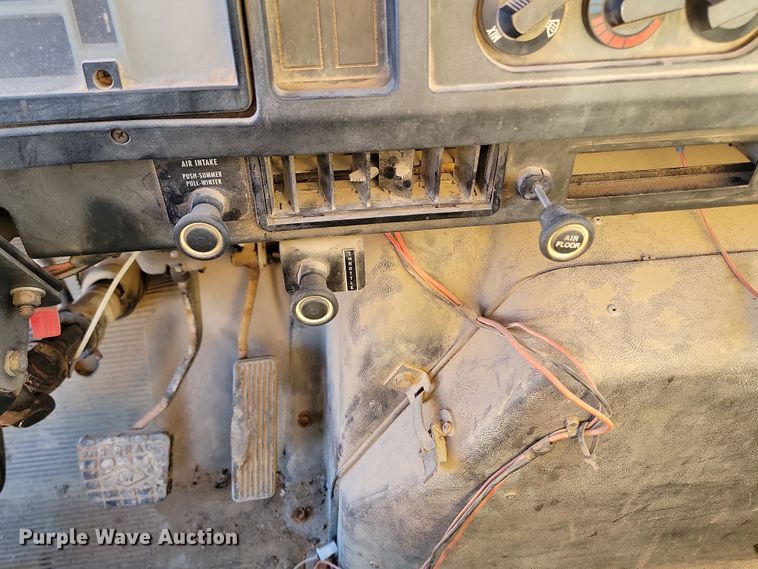 image for item KU9035 1995 International  4700 dump truck