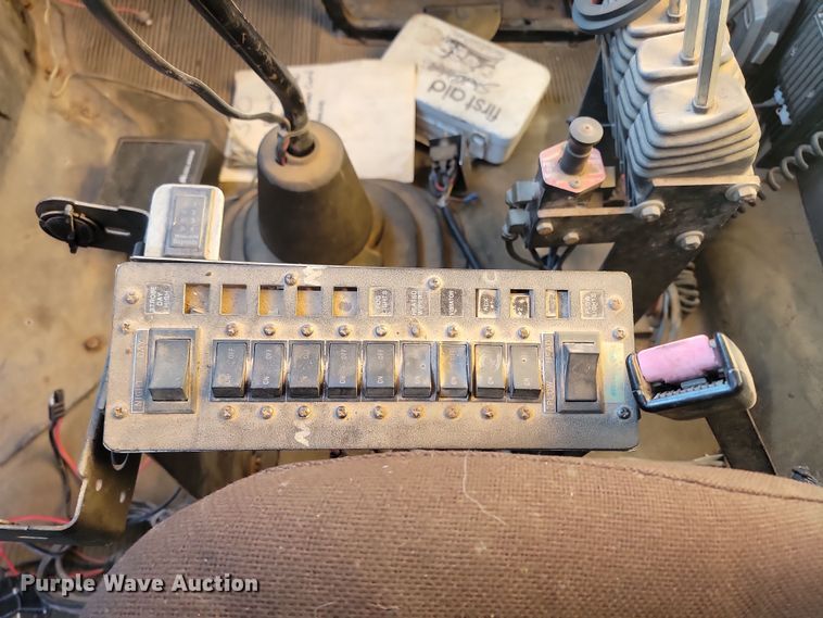 image for item KU9035 1995 International  4700 dump truck