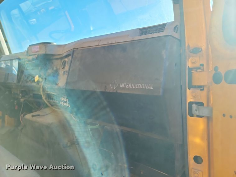 image for item KU9035 1995 International  4700 dump truck