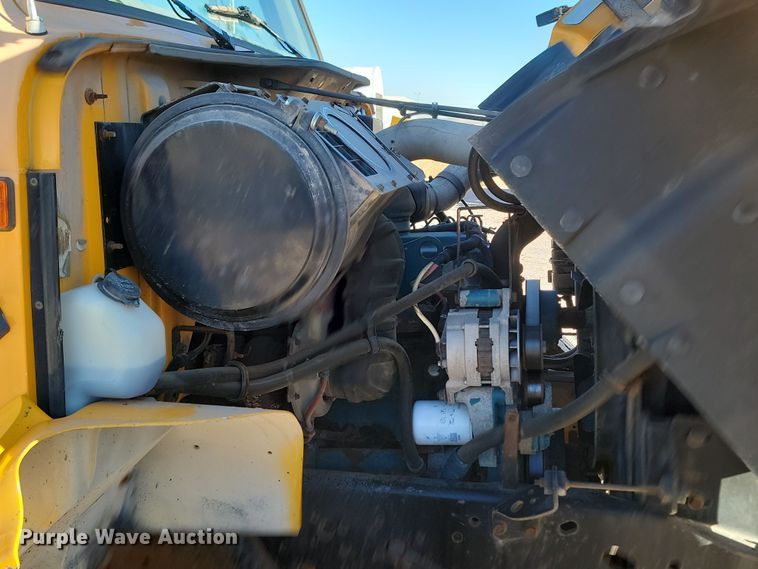 image for item KU9035 1995 International  4700 dump truck