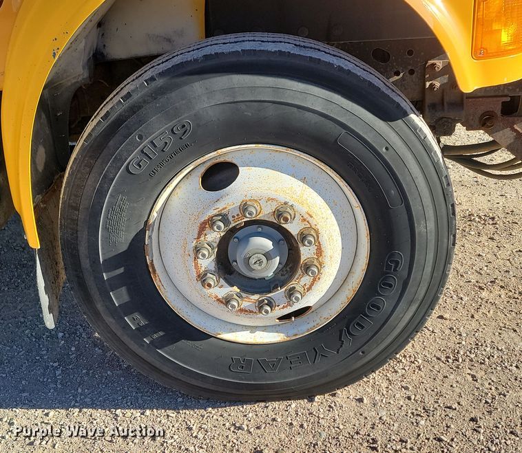 image for item KU9035 1995 International  4700 dump truck