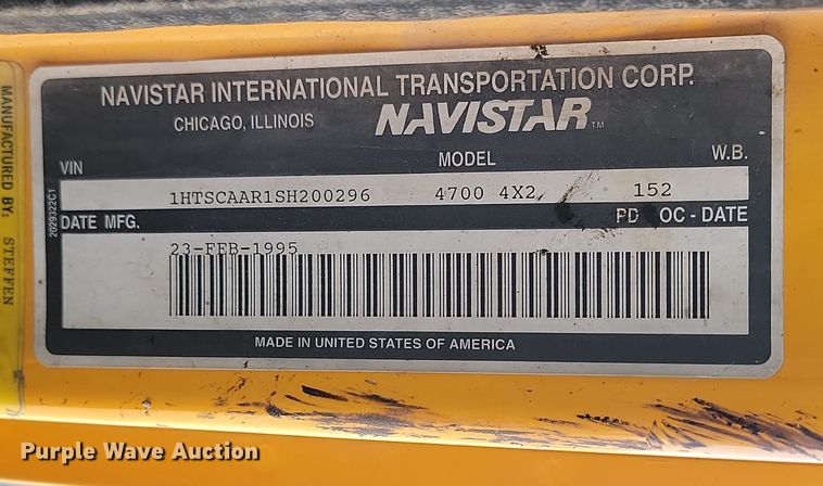 image for item KU9035 1995 International  4700 dump truck