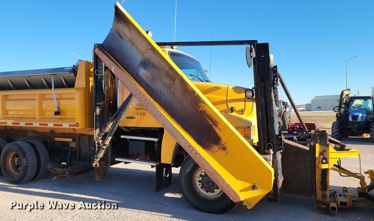 image for item KU9036 2002 Sterling LT9500 dump truck