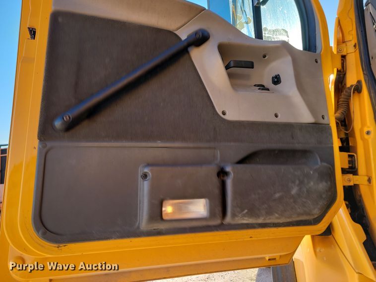 image for item KU9036 2002 Sterling LT9500 dump truck